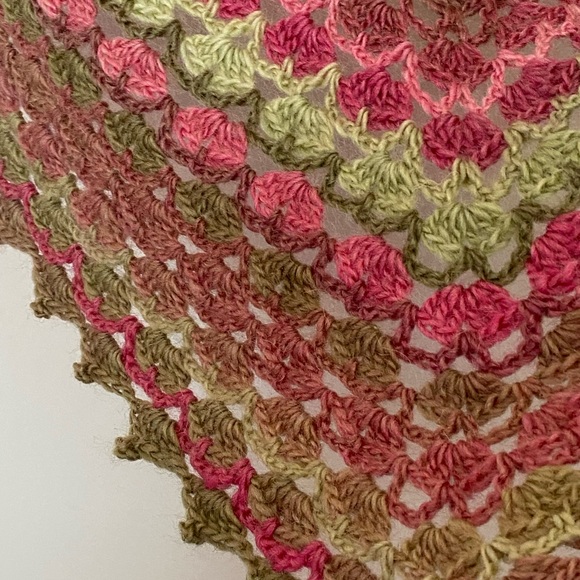 Beautiful Handmade Wool Shawl - Picture 5 of 8